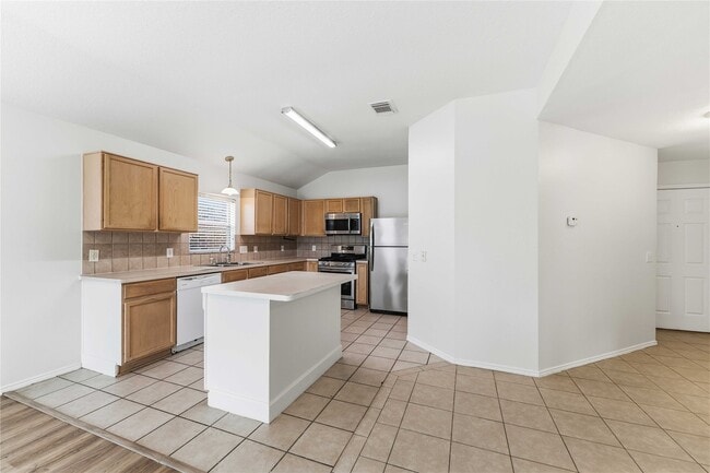 Building Photo - 21219 Somerset Park Ln