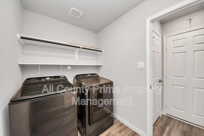 Building Photo - 13318 Villa Sola Dr