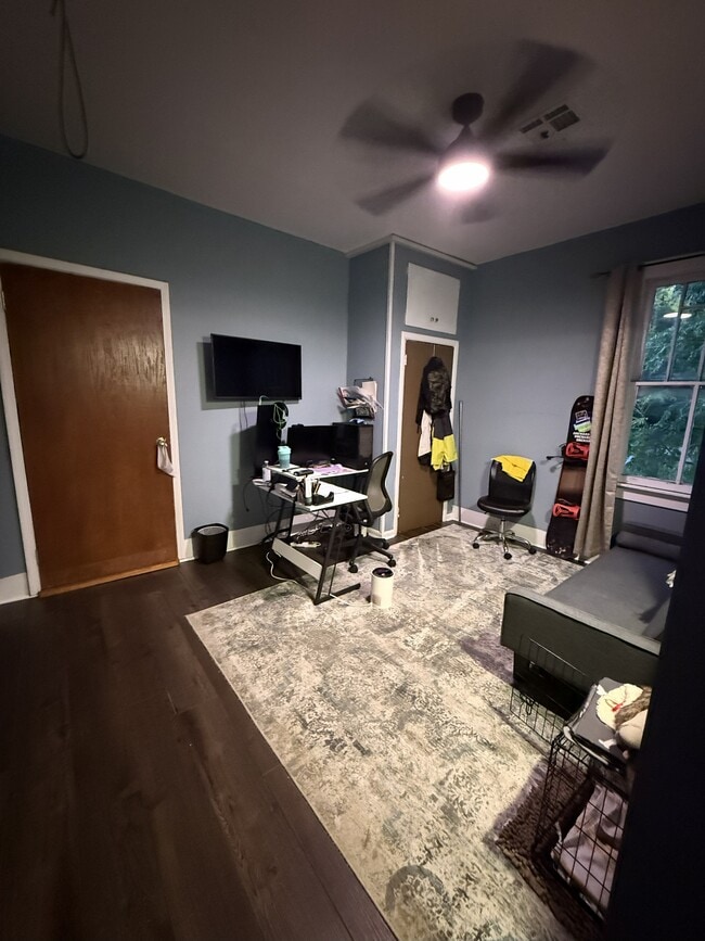 Building Photo - 1642 N Broad St