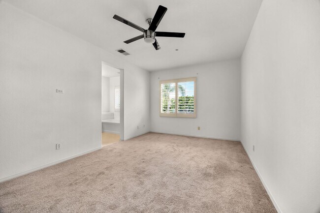 Building Photo - 2221 Capistrano Way