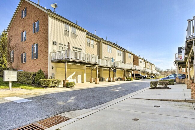 Building Photo - 5077 Cameo Terrace