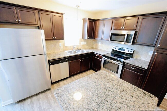 Building Photo - 2660 Middle Br Bnd