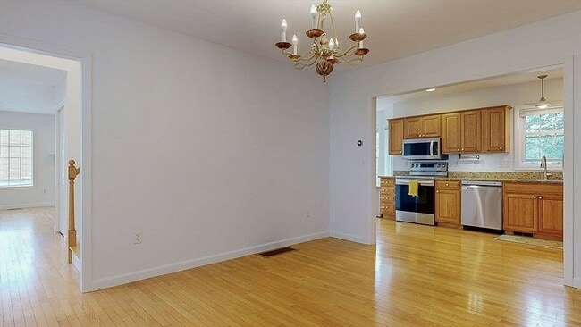 Building Photo - 142 Olean St
