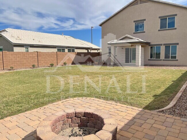 Building Photo - 7826 S Peppertree Dr