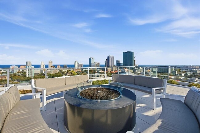 Building Photo - 777 3rd Ave N