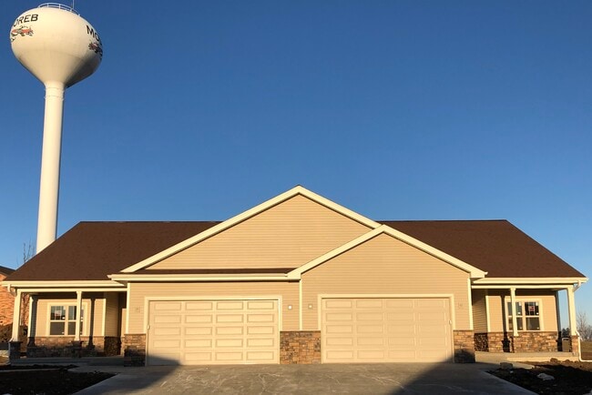 Building Photo - 1902 Tyrol Ter