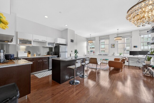 Building Photo - 88 Kingston St