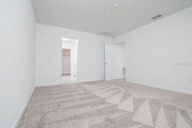 Building Photo - 2821 Armstrong Ave