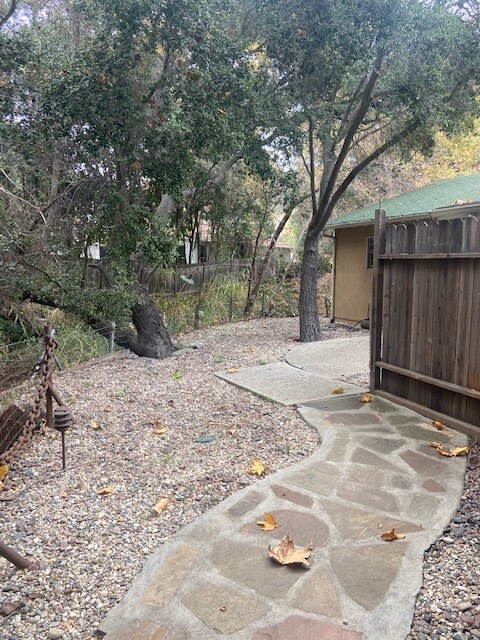 Building Photo - 1268 Old Topanga Canyon Rd