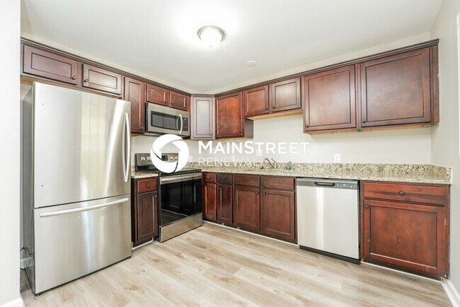 Building Photo - 3 Bedroom Pet-Friendly Home in Stone Mountain, GA with Main Street Renewal