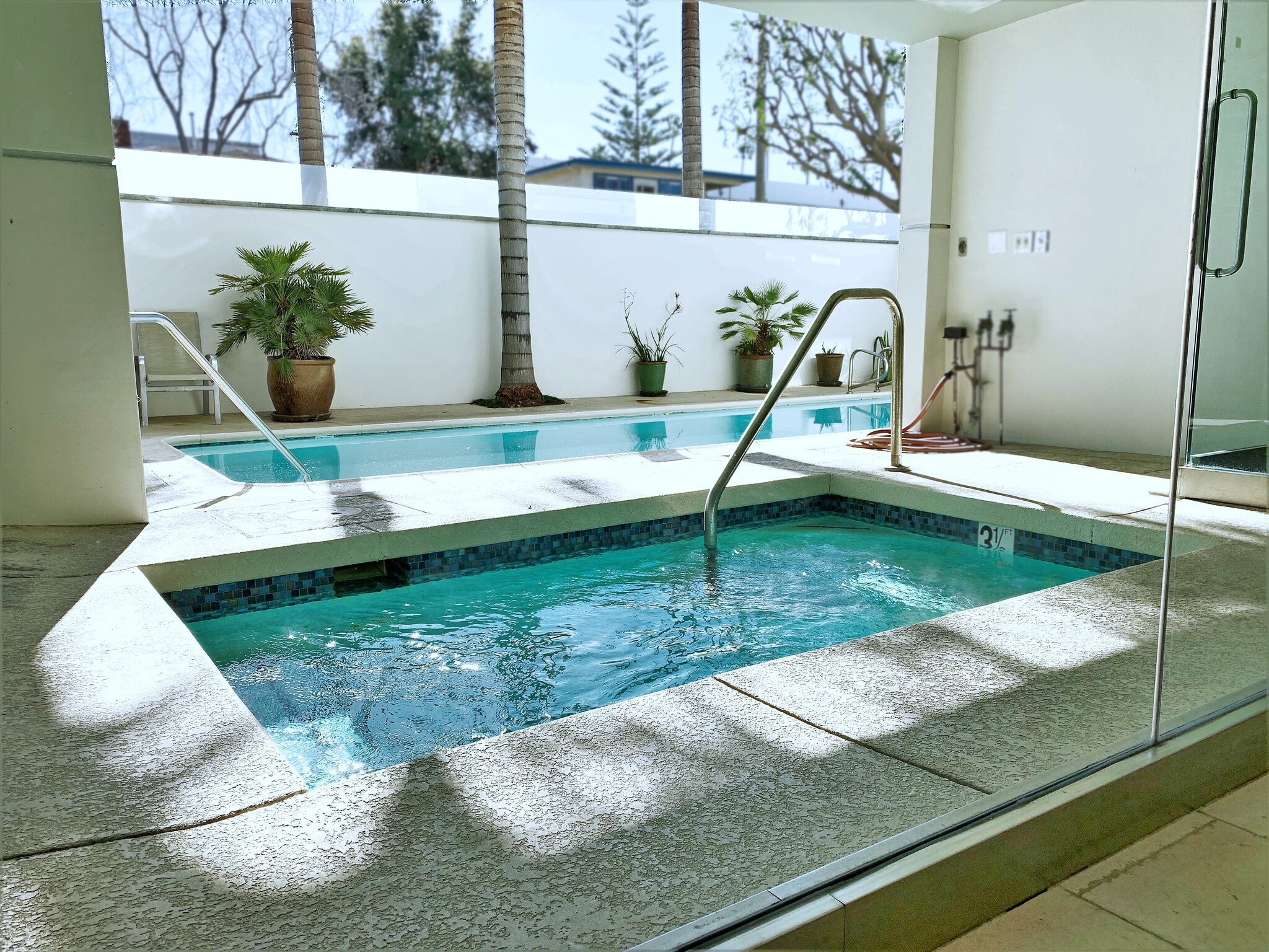 Pool - 415 Montana Ave