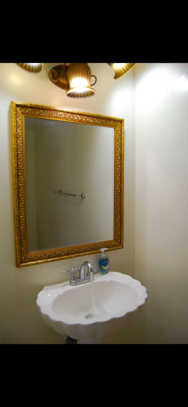 Building Photo - 4113 Highland Ave