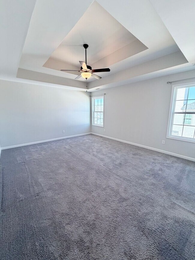 Building Photo - 215 Shoshone Cir