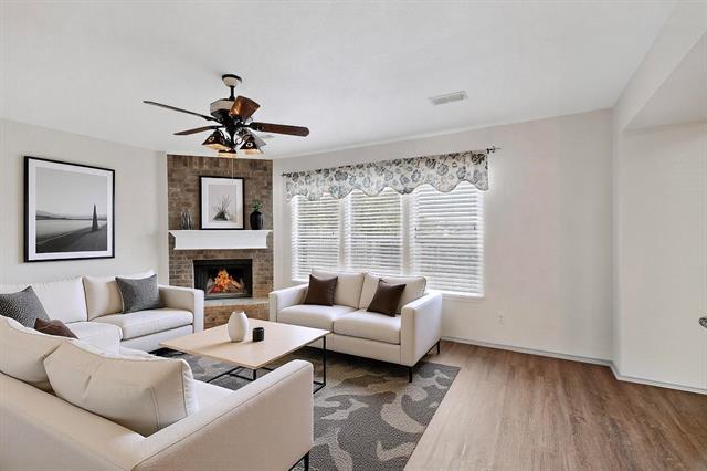 Building Photo - 415 Hidden Ridge Dr