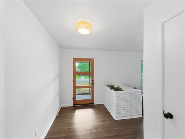 Building Photo - 2137 Lenamon Dr