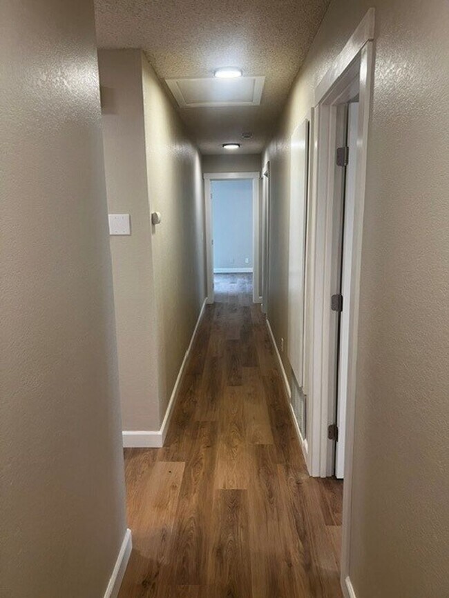 Building Photo - 133 Shadow Mountain Dr