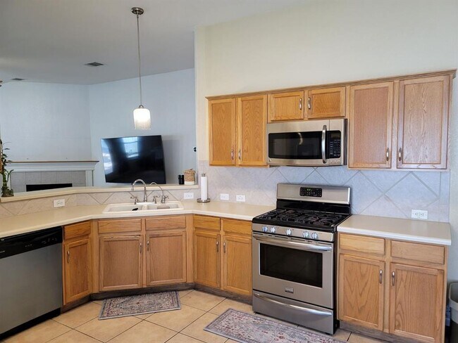 Building Photo - 108 Warner Bend