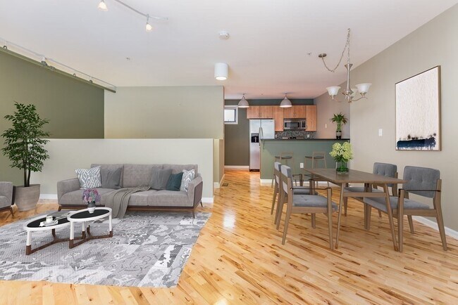 Building Photo - 210 Broadway