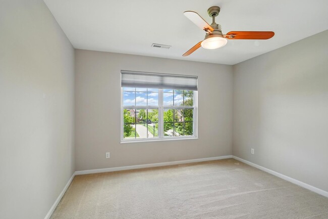 Building Photo - Five Bedroom House in Deerfield Township!