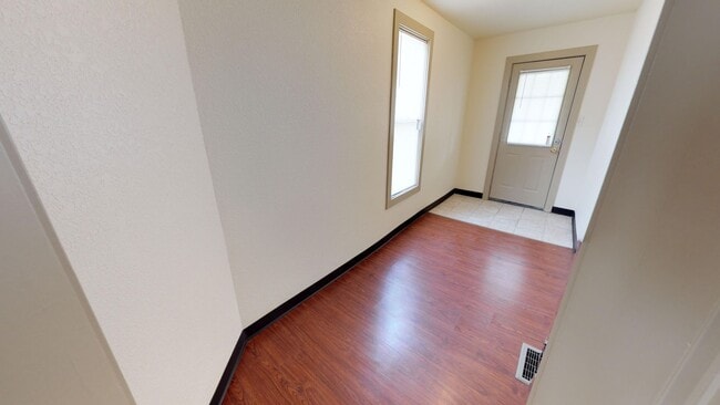 Building Photo - 464 Poplar St