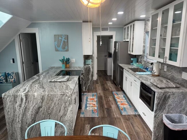 Building Photo - 3837 Sandstone Ct