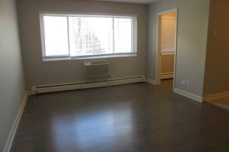 Building Photo - 7120 N Sheridan Rd