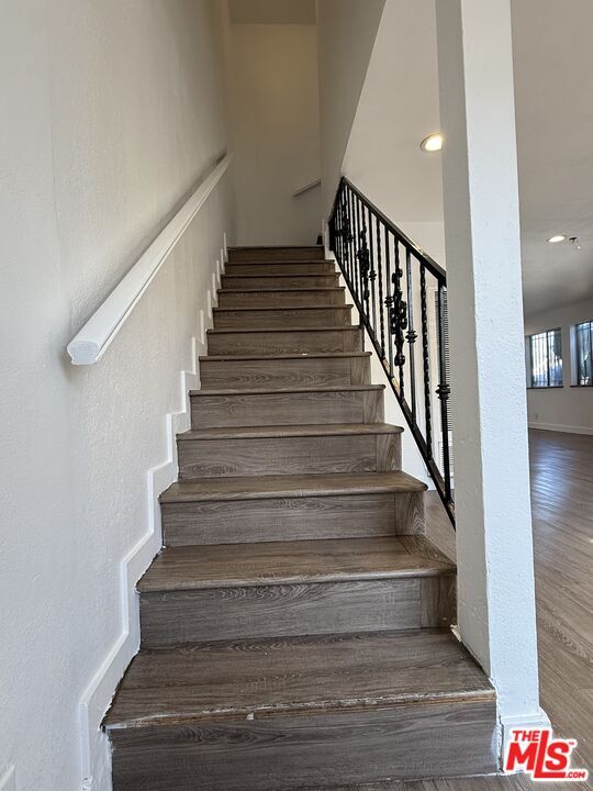 Building Photo - 1505 S Dunsmuir Ave