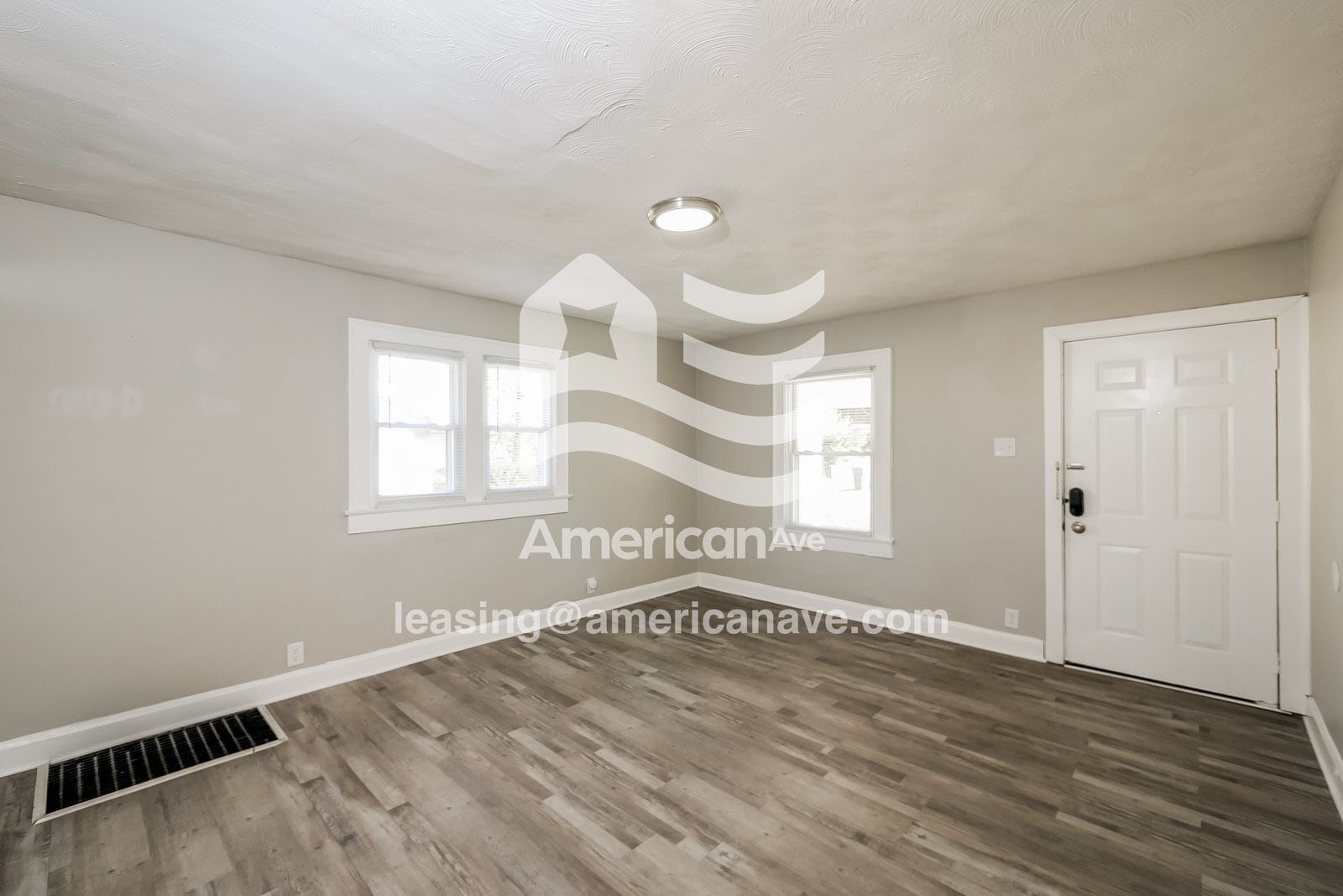 Building Photo - 3772 N Parker Ave