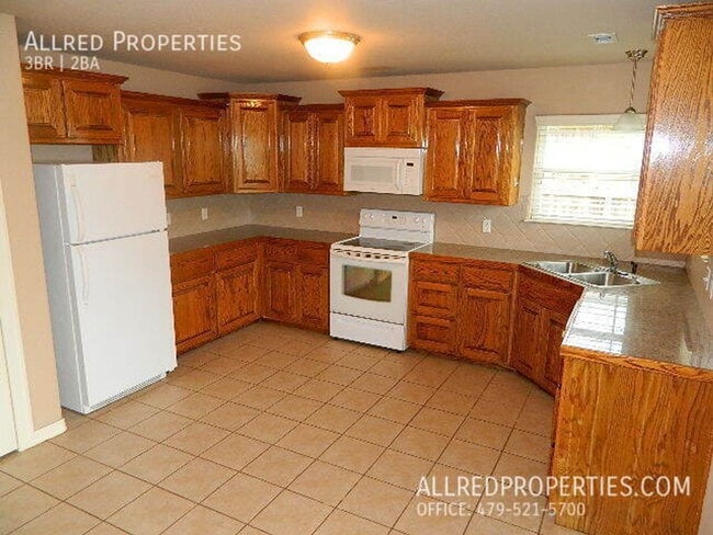 Building Photo - Gorgeous Single Family Home Off Of Mount C...