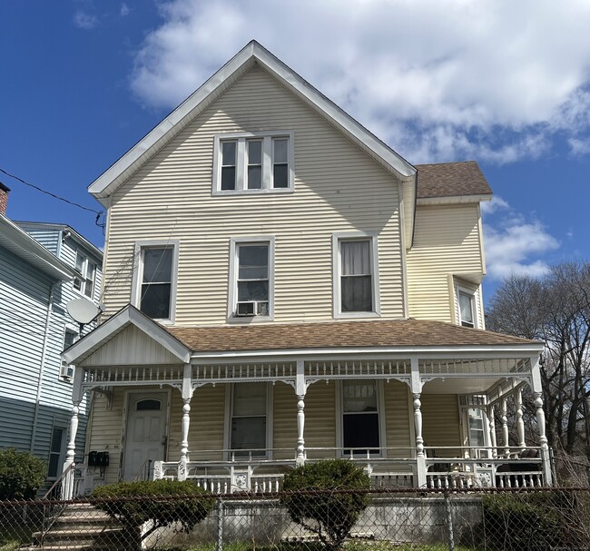 Primary Photo - 495 Dixwell Ave