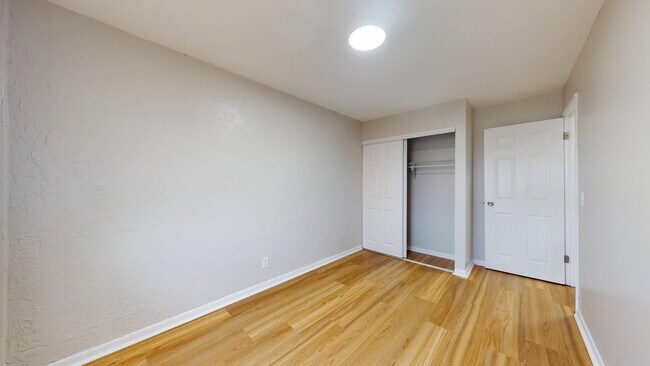 Building Photo - Elyria - fully updated two bedroom townhouse for rent!