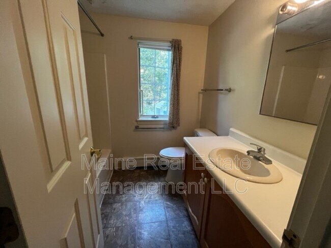 Building Photo - 307 Garland St