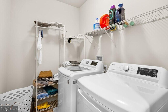 Building Photo - 14903 Rockcastle St