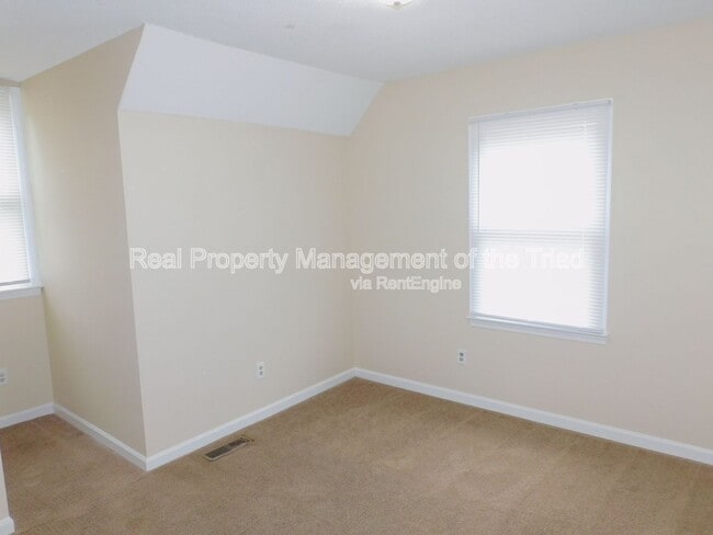 Building Photo - 1723 Hannaford Rd
