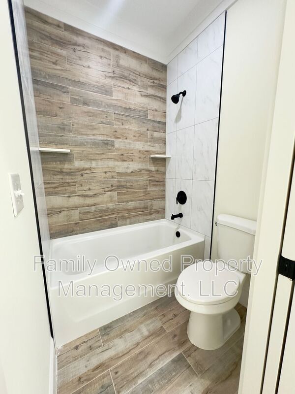 Building Photo - 2245 Fillmore St