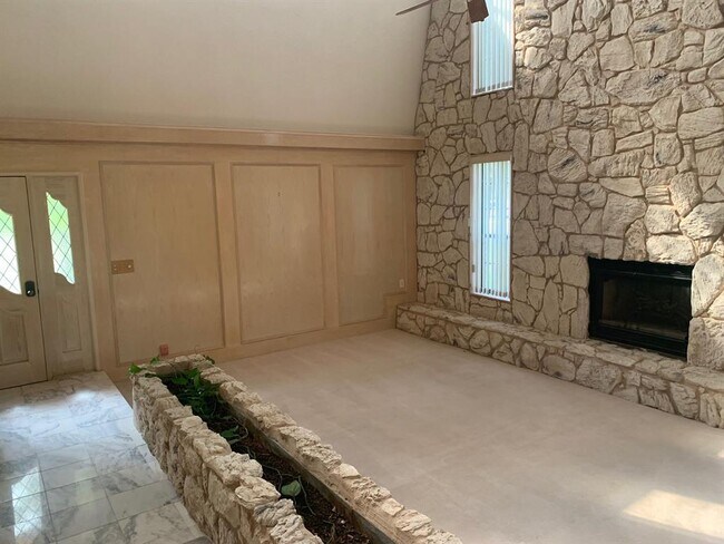 Building Photo - 110 Seminole Cove
