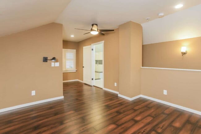 Building Photo - Charming 4-bedroom 3 bath Craftsman Home with Basement ADU for Rent