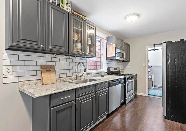 Building Photo - 3508 Palisade Ave