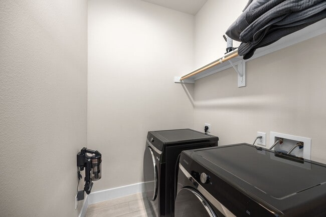 Building Photo - 4618 Nichols St