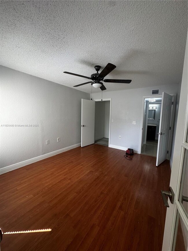 Building Photo - 12760 Vista Isles Dr