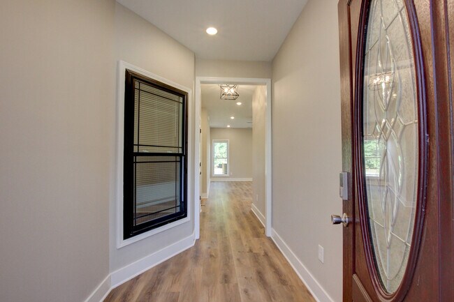 Building Photo - 112 Ted's Trail