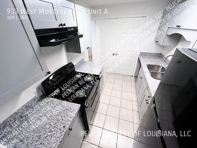 Building Photo - 933 Monterey Ct S