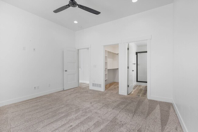 Building Photo - 3 Bed 2 Full Bath home