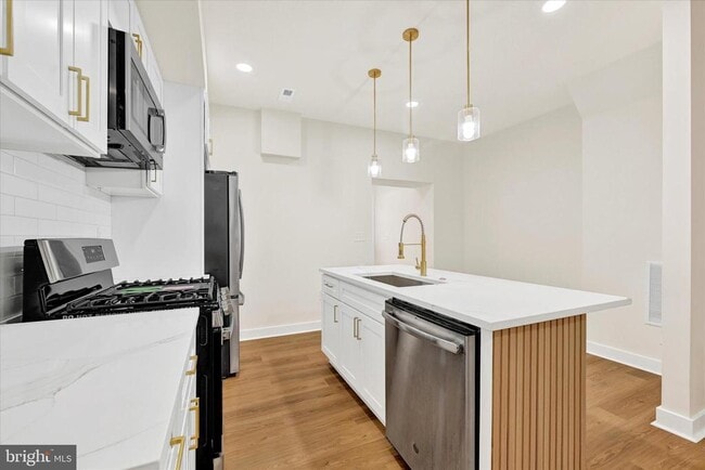 Building Photo - 33 S Morley St