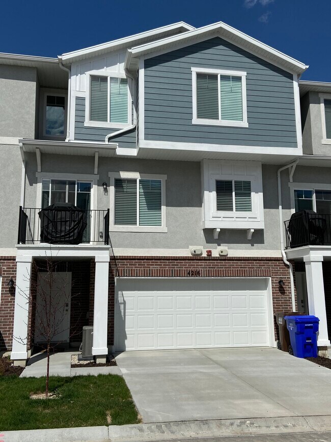 Primary Photo - 4209 W Rail Trail Ln