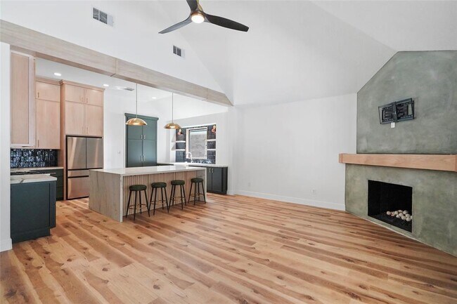 Building Photo - 6818 Amber Pine Ct