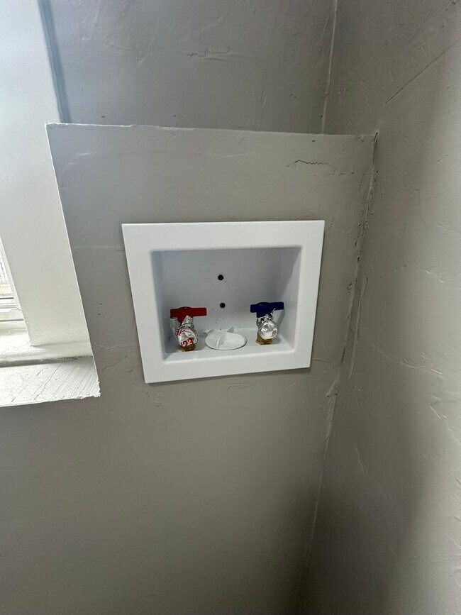Building Photo - 4sum