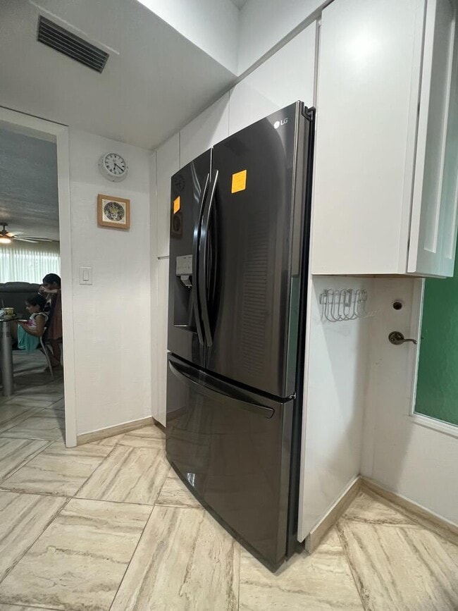 Building Photo - 117 Lehane Terrace