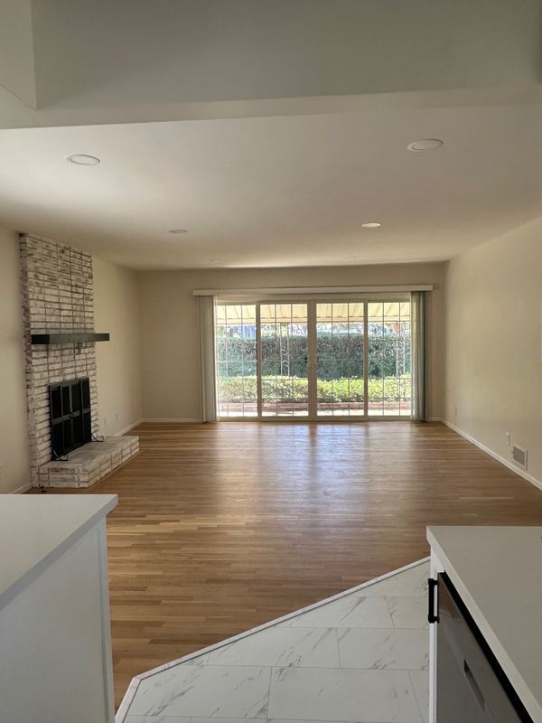 Building Photo - 4841 N Darfield Ave