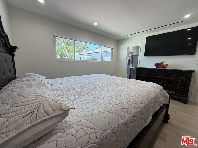 Building Photo - 8561 Kyle St